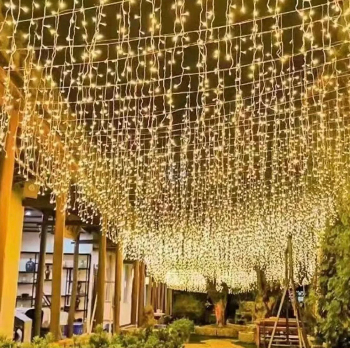 96 LED Indoor Outdoor Waterproof Curtain Solar Power Lights