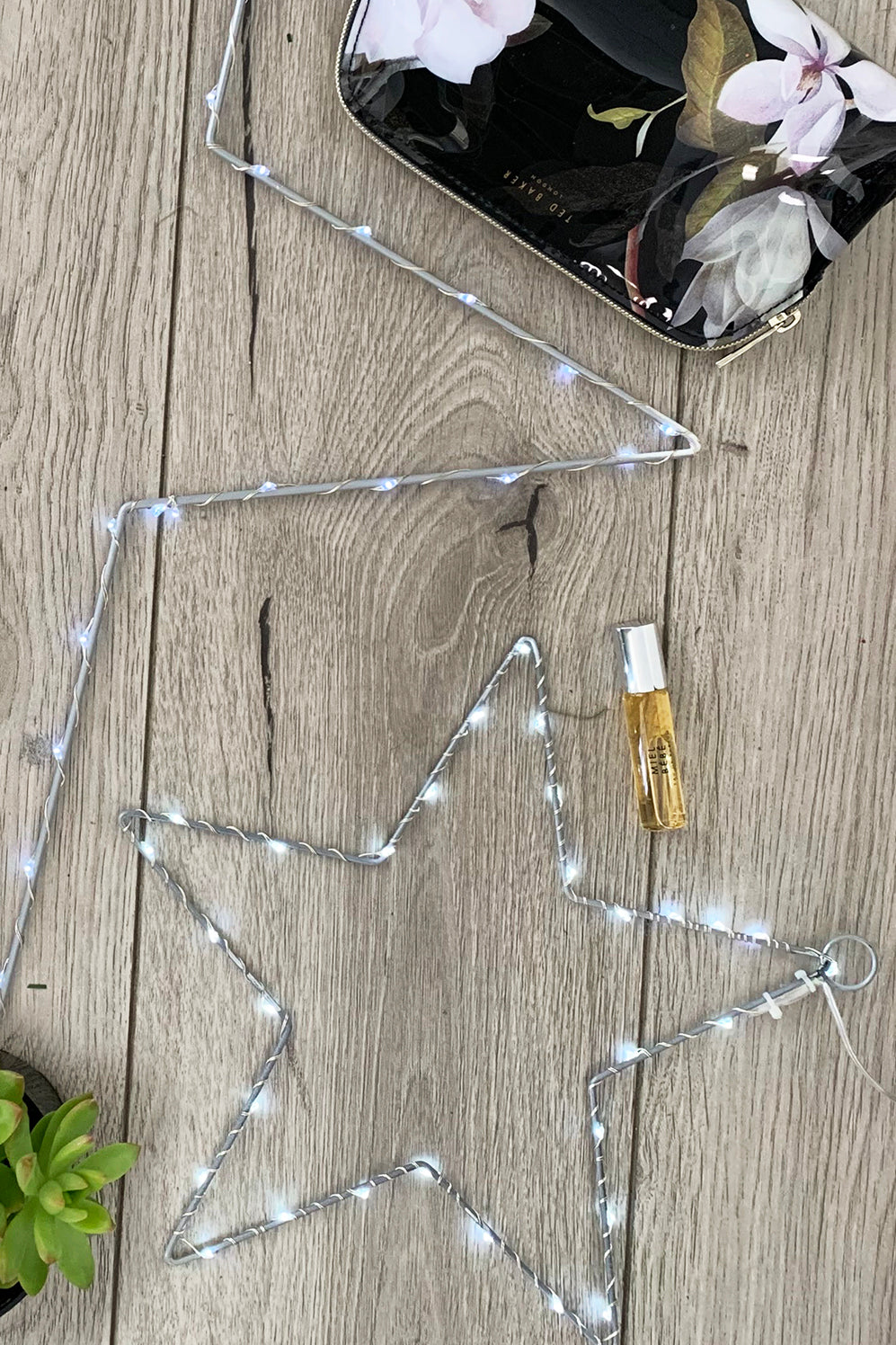Home Decor Lighted Star Frame - Battery Operated
