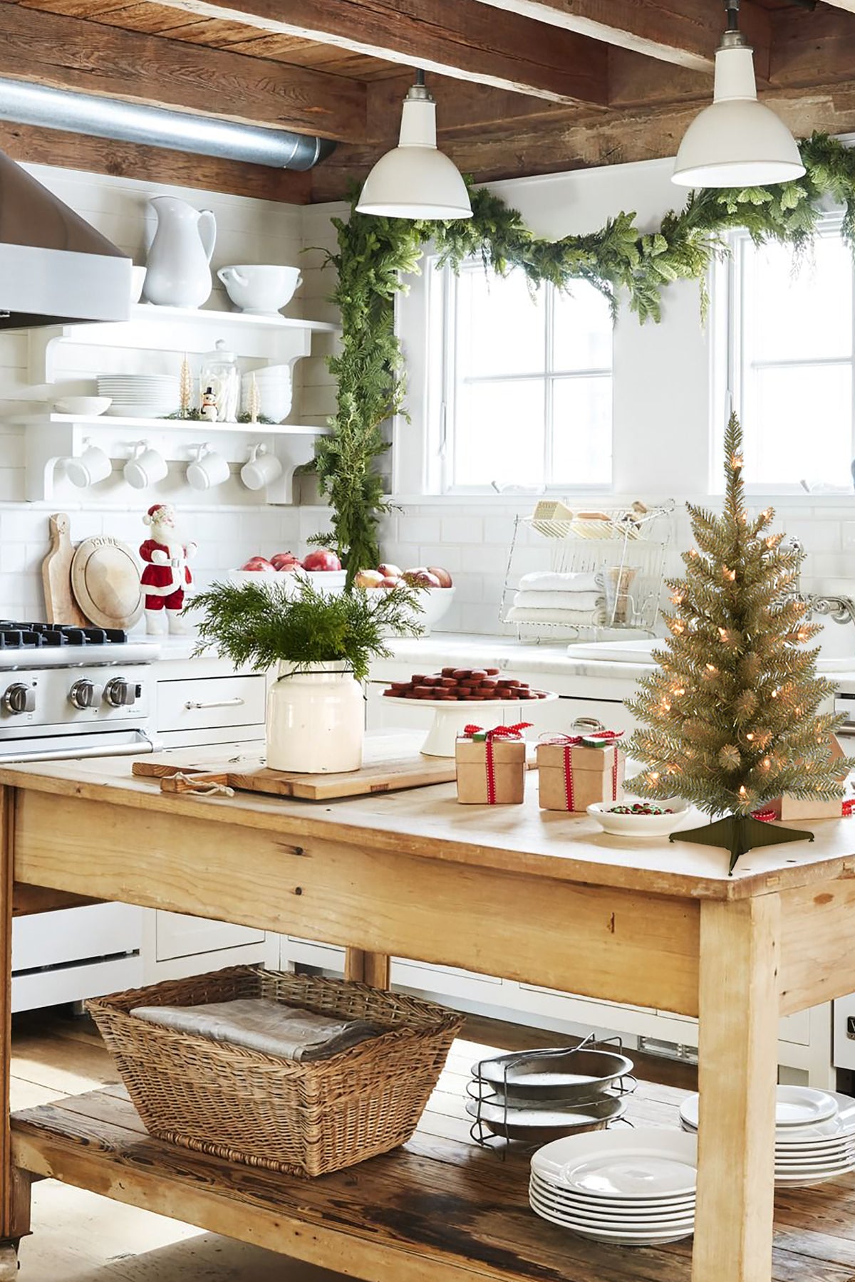 Real Christmas 2' Prelit Tabletop  Tree - Champagne