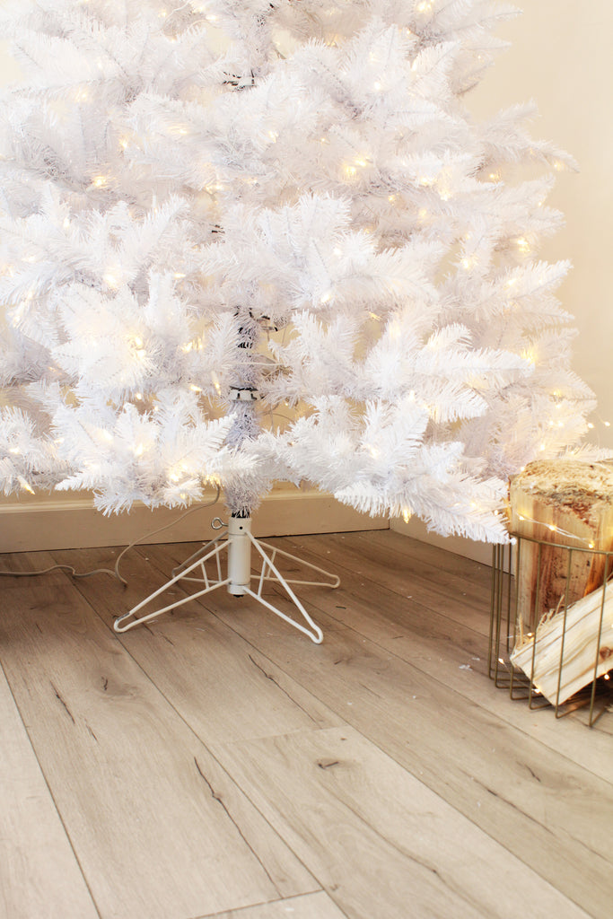 Prelit White Spruce Tree With White Metal Stand 