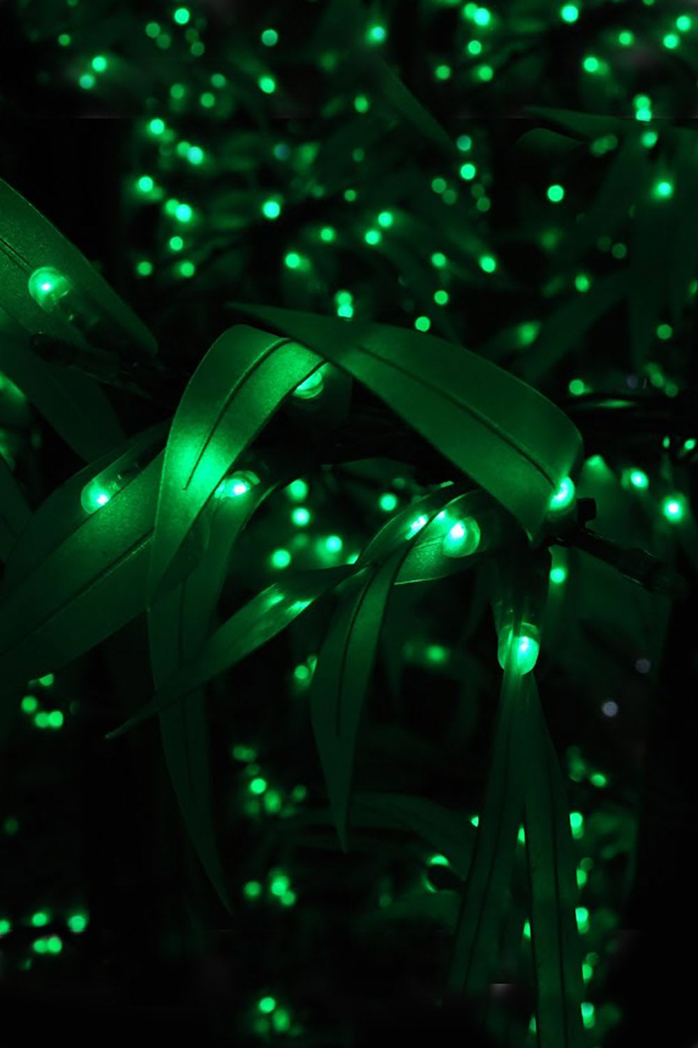 Create Your Magic Home With 100 LED 32ft Solar Powered Outdoor String Light