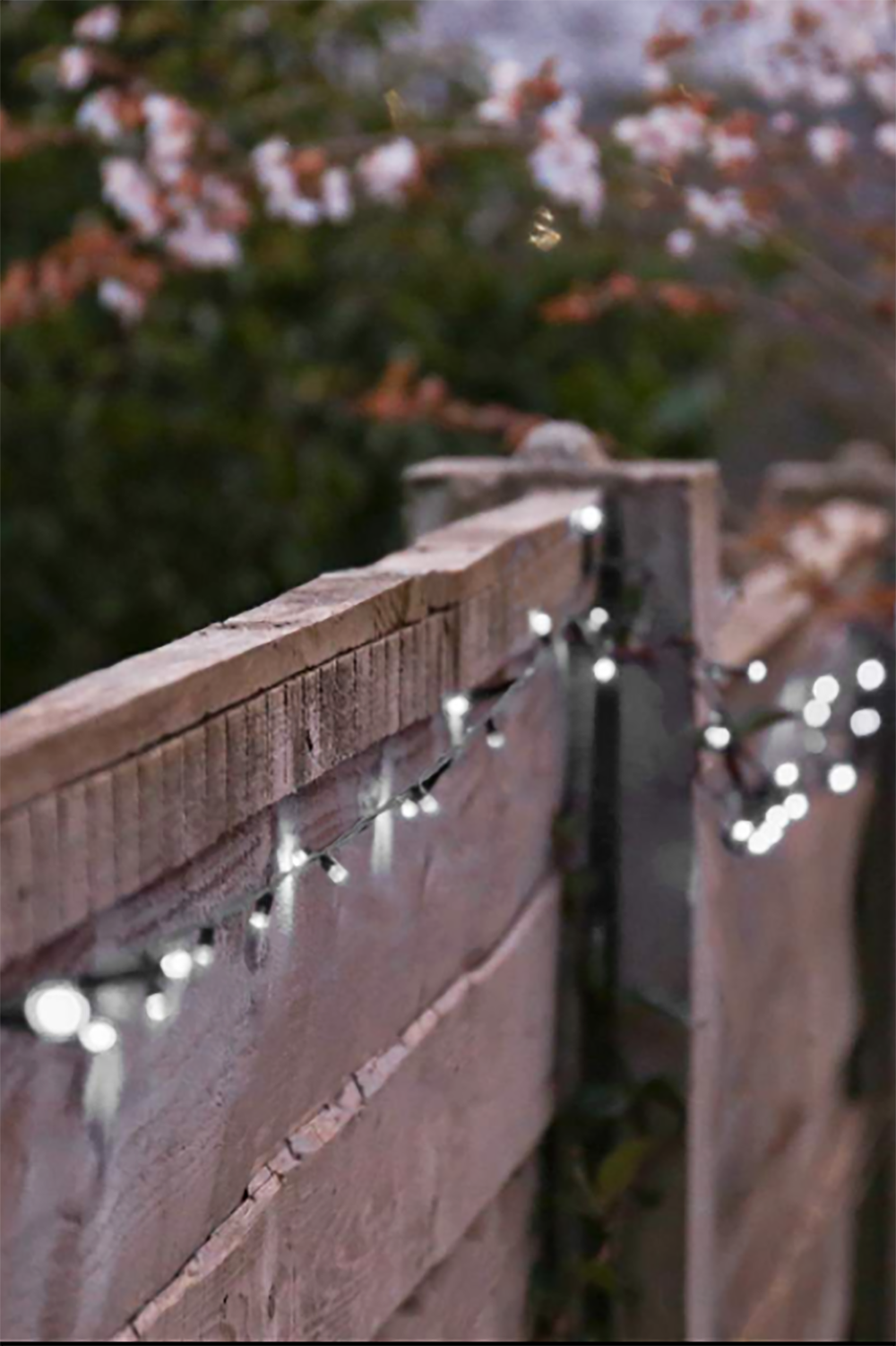 Fance Decor 100 LED 32ft Solar Powered Outdoor String Light