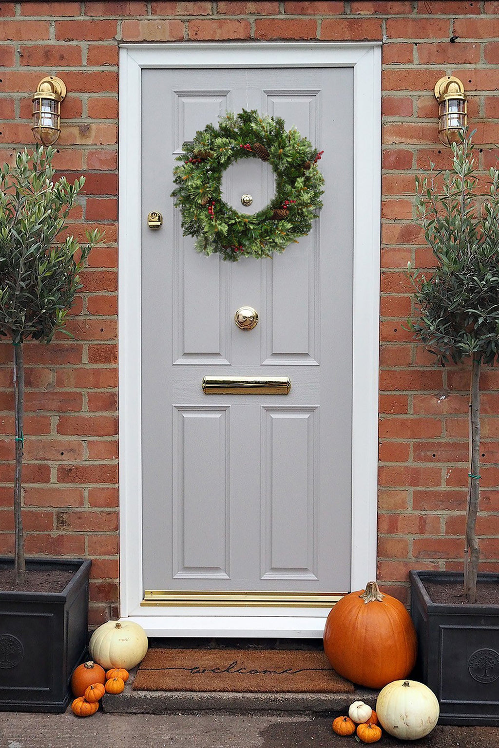 Perfect Holiday Home Decor 24" Jasper Mixed Pine Wreath with Pine Cones & Red Berry Clusters